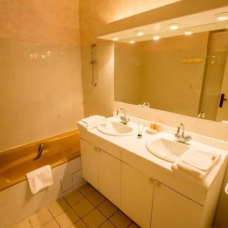 Et Table D'hotes - Domaine De Bardenat 3* Marquay