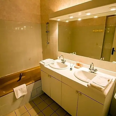 Et Table D'hotes - Domaine De Bardenat Bed and breakfast 3*